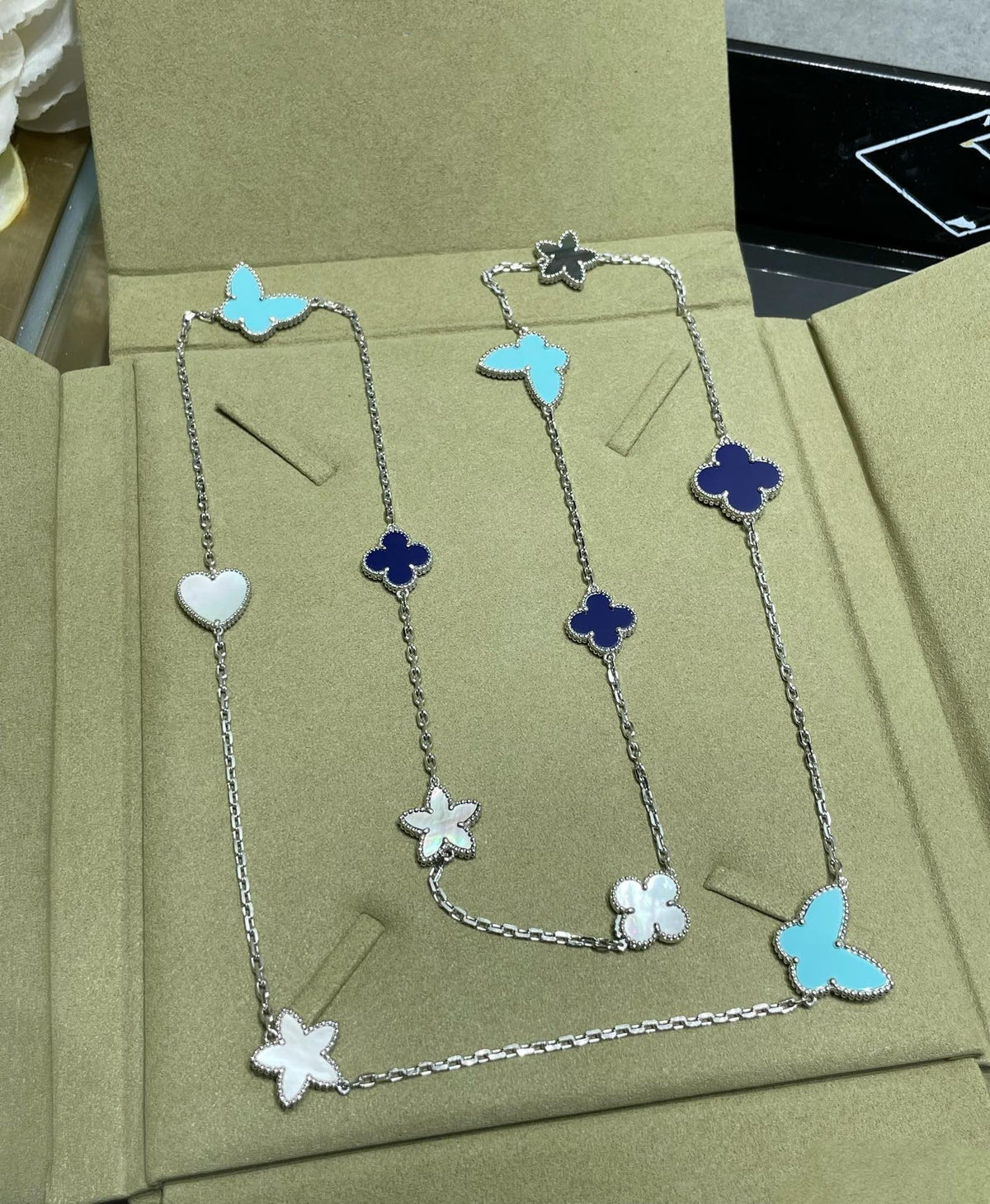 [⭐Mirelle]LUCKY CLOVER SILVER 11 MOTIF NECKLACE