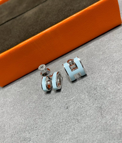 [⭐Mirelle]POP H SKY BLUE STUD EARRINGS