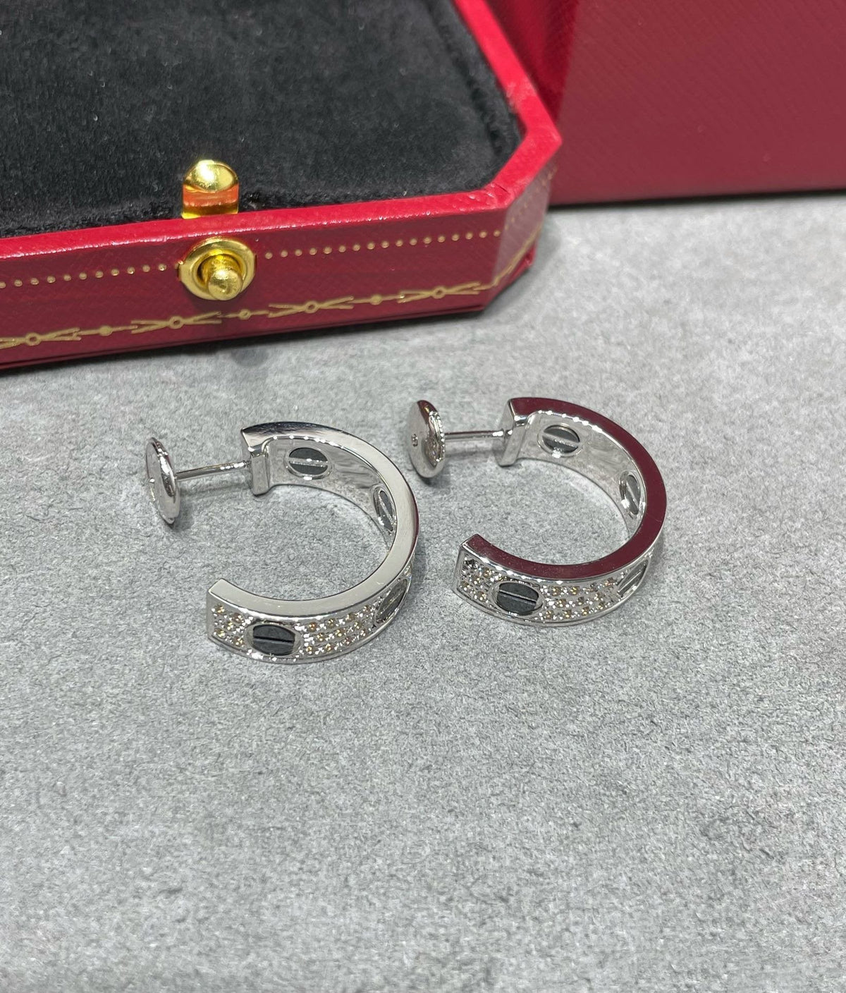 [⭐Mirelle]LOVE CERAMIC DIAMOND PAVED SILVER EARRINGS