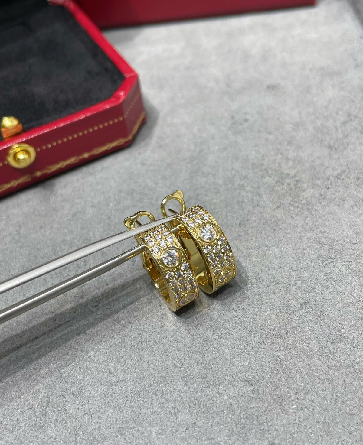 [⭐Mirelle]LOVE 5.5MM DIAMOND PAVED EARRINGS