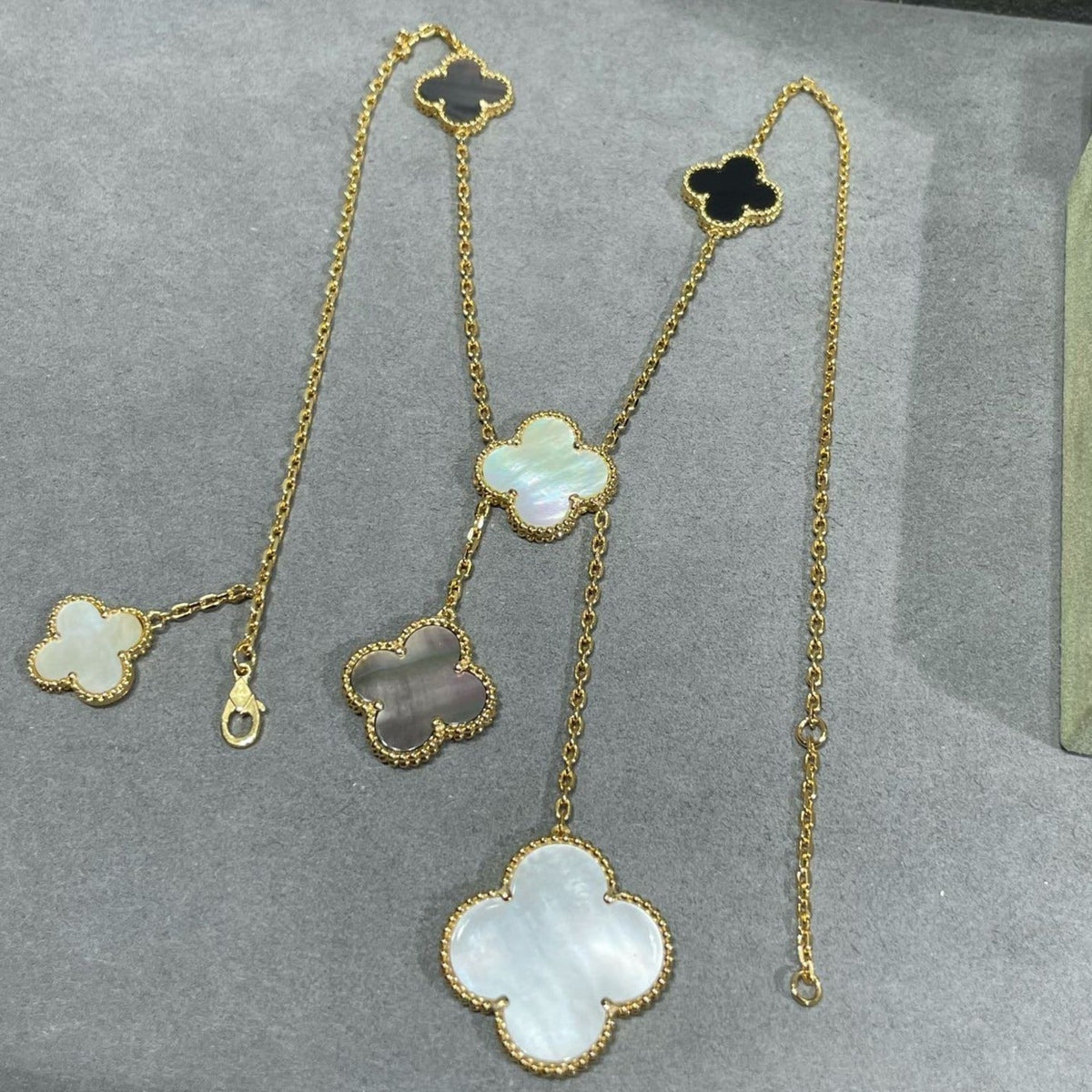[⭐Mirelle]CLOVER 6 MOTIF MOP ONYX GOLD NECKLACE