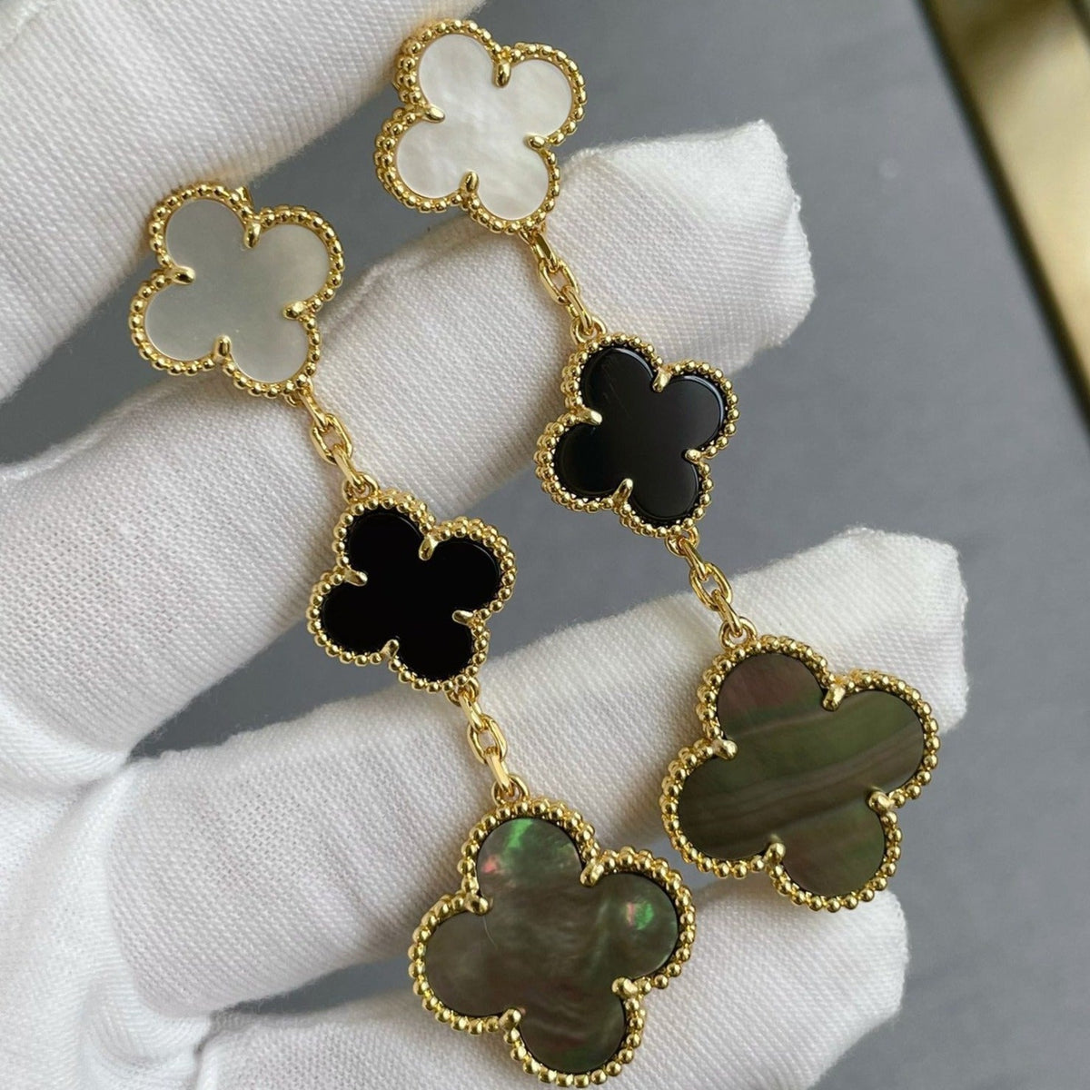 [⭐Mirelle]CLOVER 3 MOTIF MOP ONYX DARK MOP PINK GOLD EARRINGS