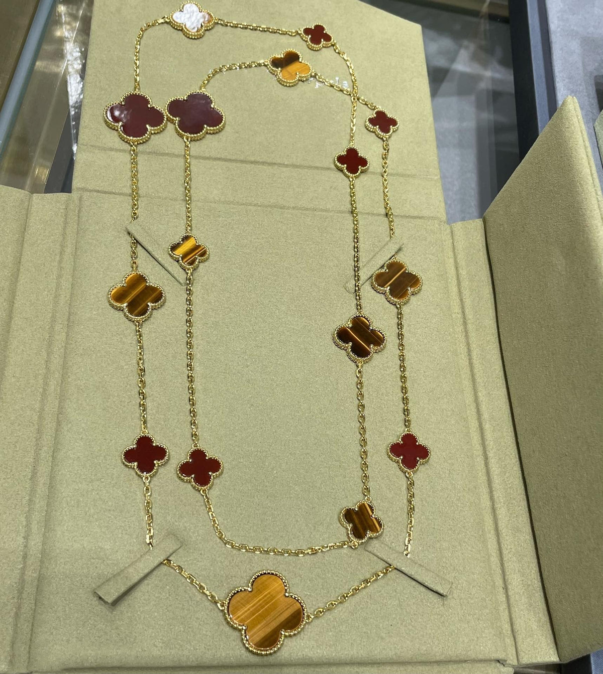 [⭐Mirelle]CLOVER 16 MOTIF CARNELIAN TIGER EYE ROSE GOLD NECKLACE