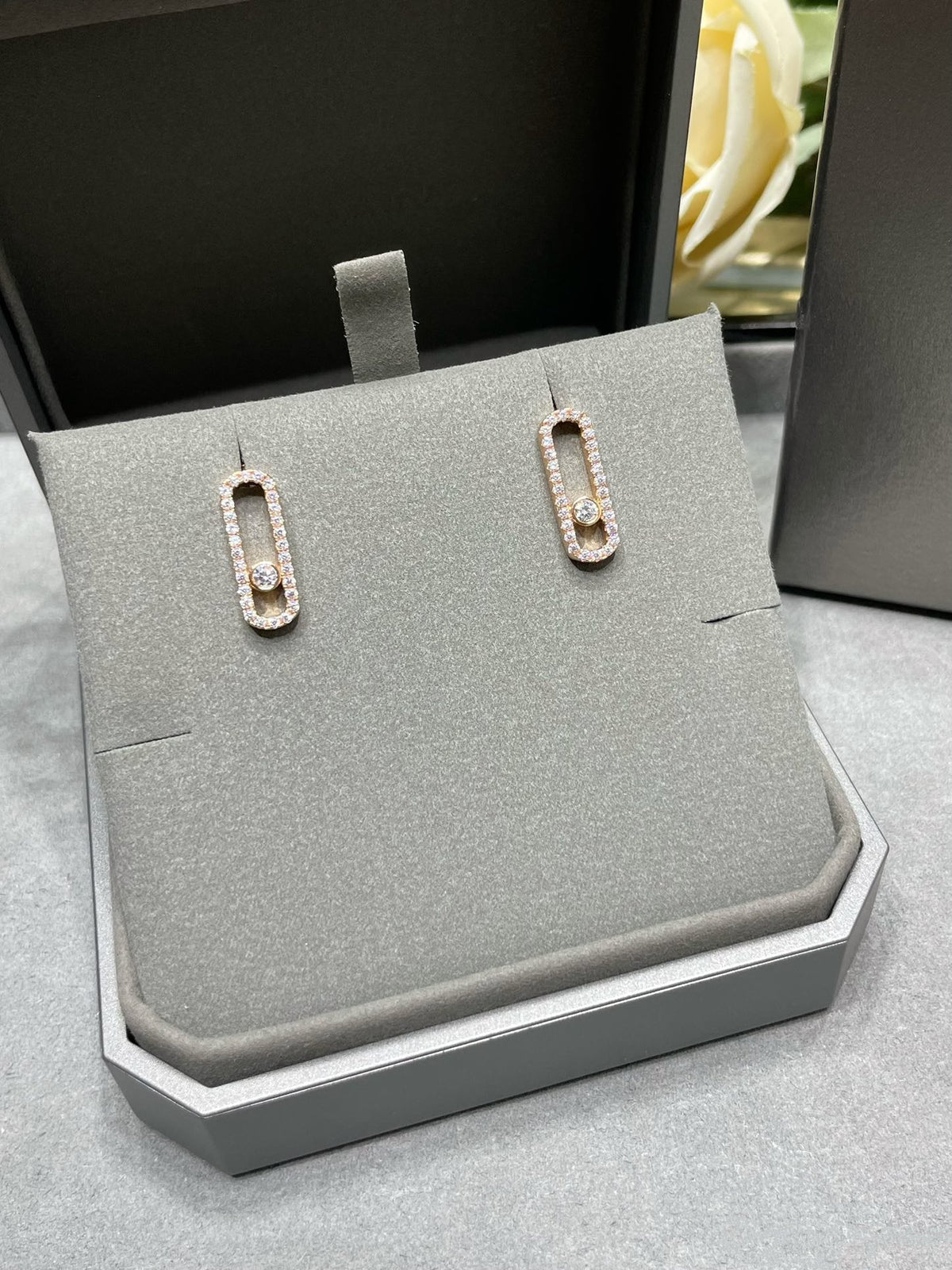 [⭐Mirelle]MOVE UNO STUD DIAMOND PAVED EARRINGS