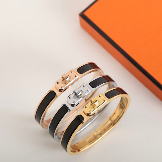 [⭐Mirelle]HM KELLY BLACK BRACELET