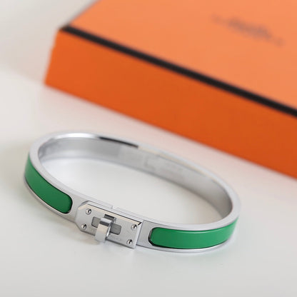 [⭐Mirelle]HM KELLY GREEN BRACELET