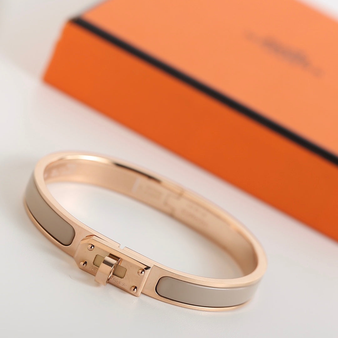 [⭐Mirelle]HM KELLY GREY BRACELET