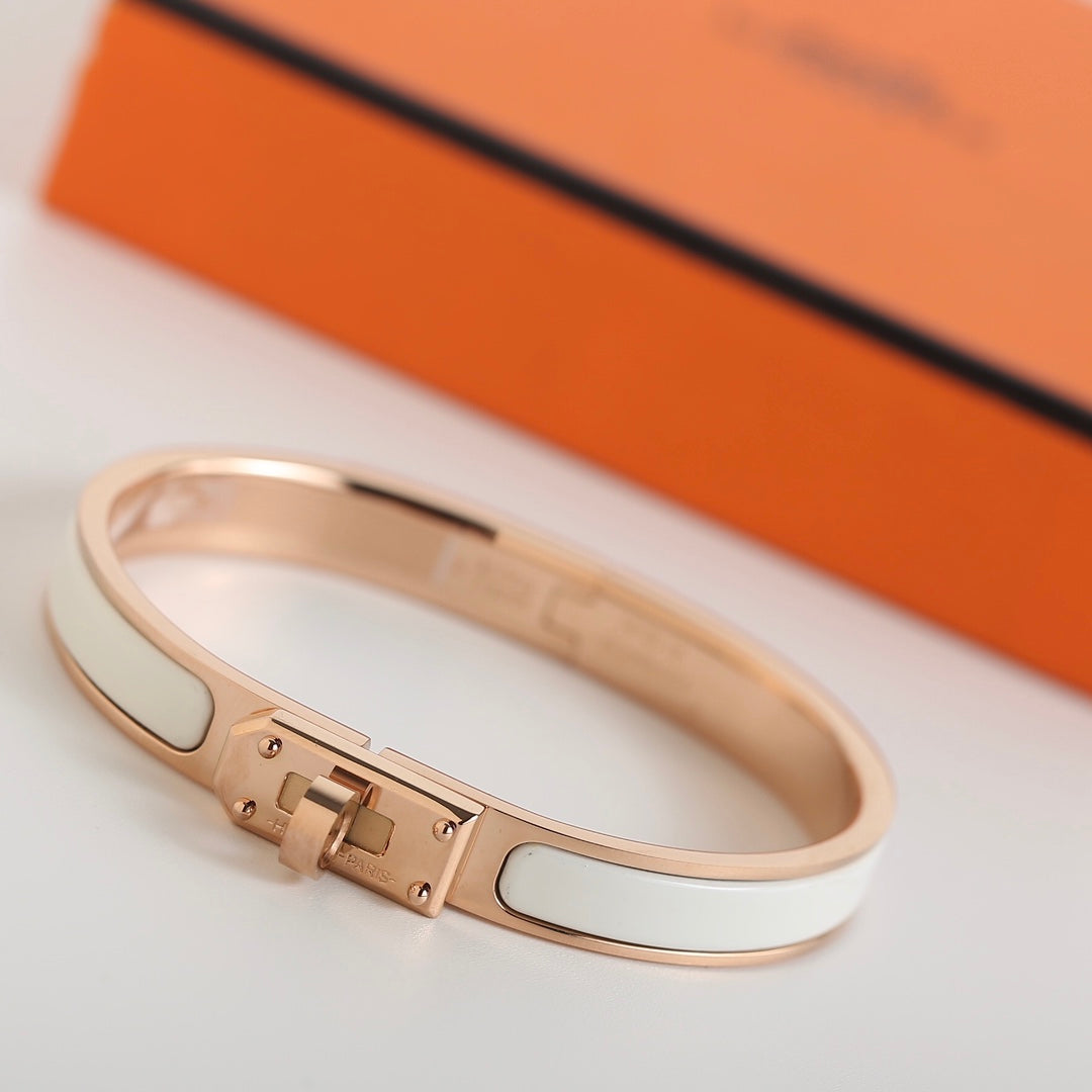 [⭐Mirelle]HM KELLY WHITE BRACELET