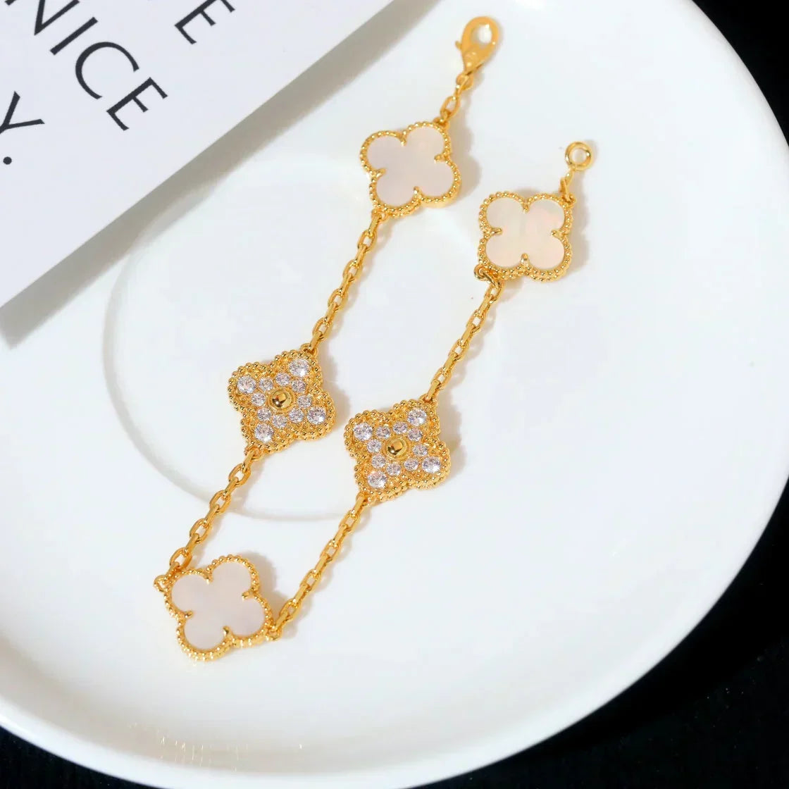 [⭐Mirelle]CLOVER WHITE PEARL MOP 5 MOTIF BRACELET COLLECTION