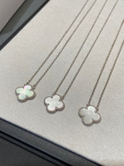 [⭐Mirelle]CLOVER MEDIUM SILVER WHITE MOP NECKLACE