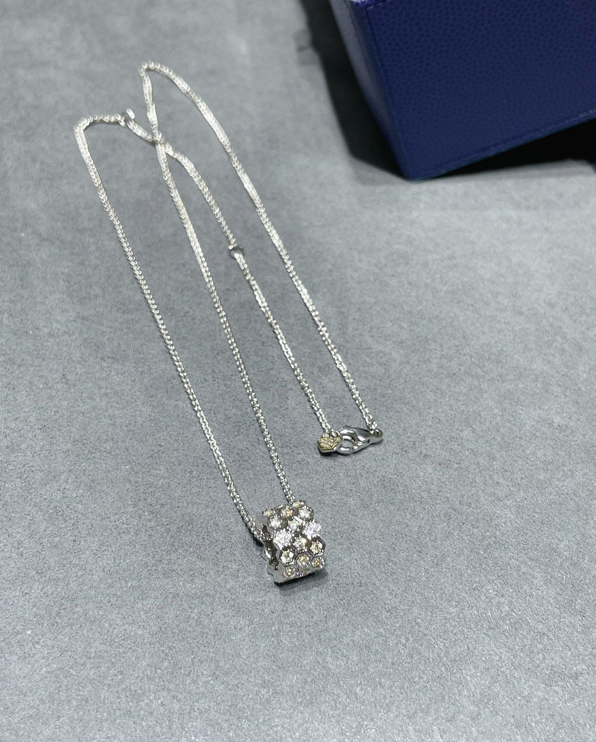 [⭐Mirelle]BEE LOVE DIAMOND PAVED 3 ROW NECKLACE