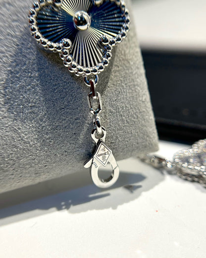 [⭐Mirelle] CLOVER 5 MOTIF LASER BRACELET COLLECTION