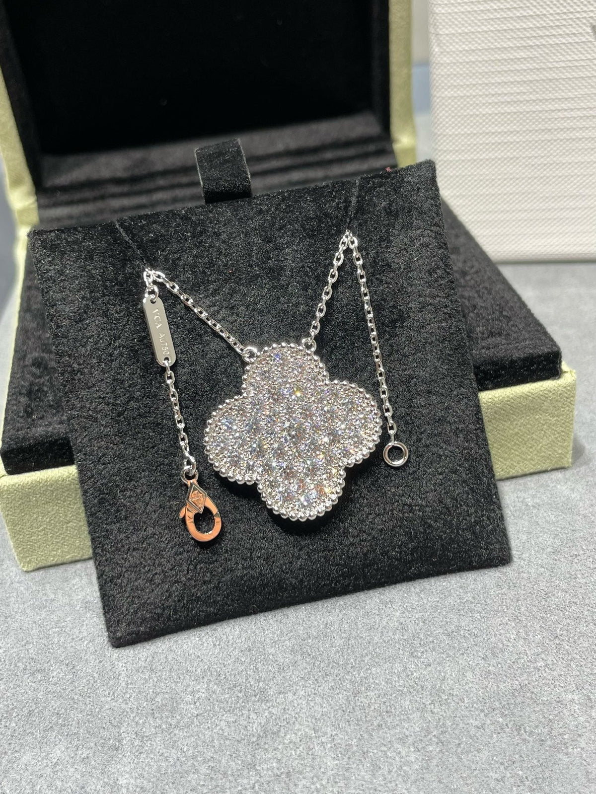 [⭐Mirelle]CLOVER 25MM LARGE PENDANT DIAMOND PAVED SILVER NECKLACE