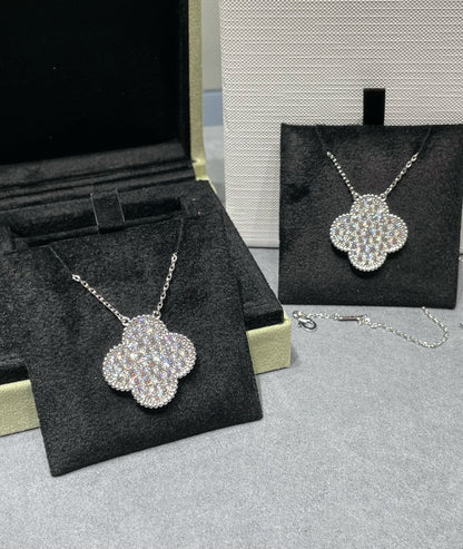[⭐Mirelle]CLOVER 25MM LARGE PENDANT DIAMOND PAVED SILVER NECKLACE