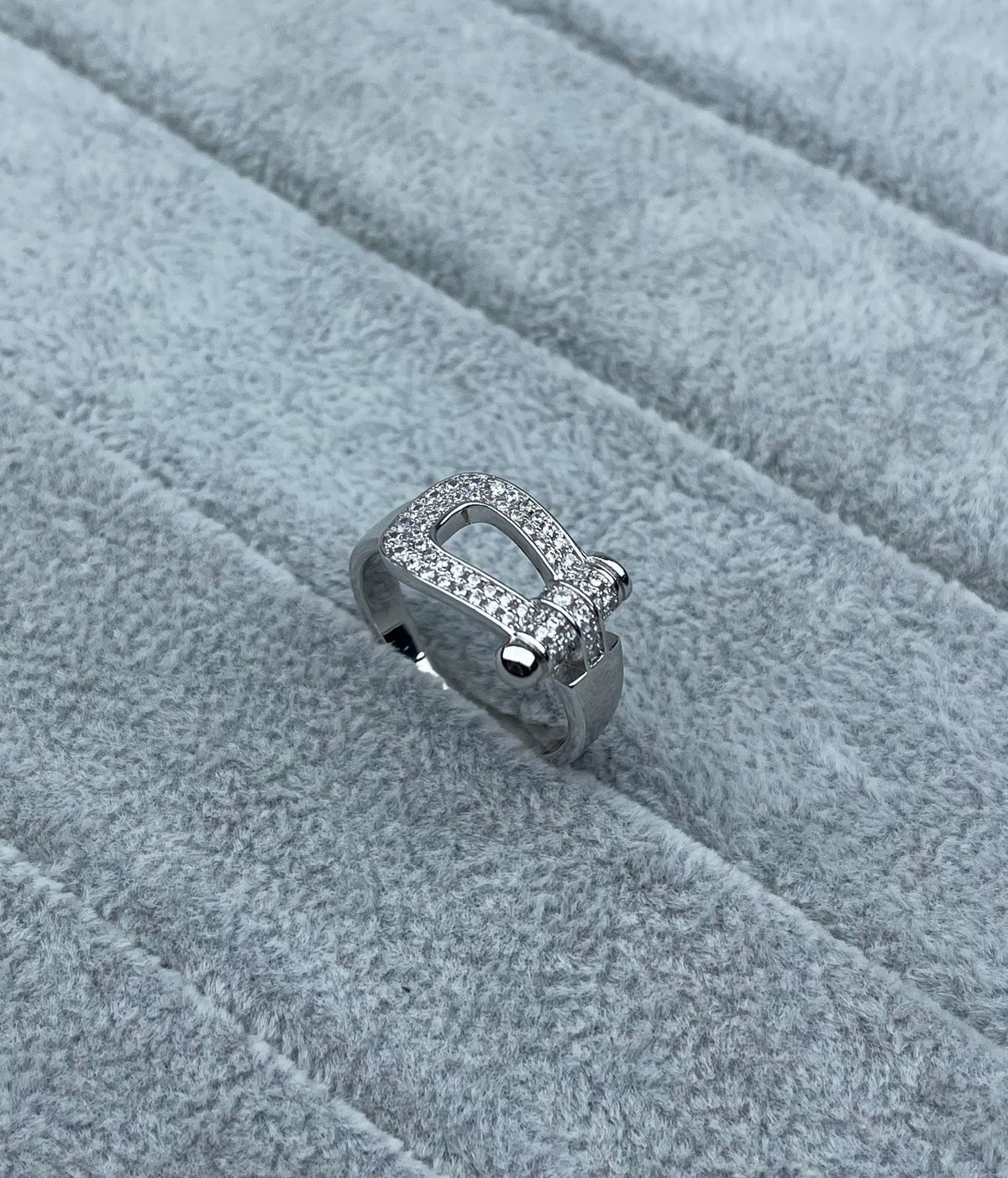 [⭐Mirelle]Wide Hoof-Shaped Diamond-Studded Ring