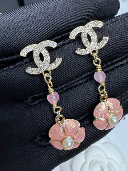 [⭐Mirelle]26C Pink Camellia Enamel Pendant with Double C Earrings