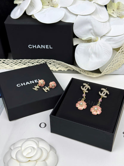 [⭐Mirelle]26C Pink Camellia Enamel Pendant with Double C Earrings