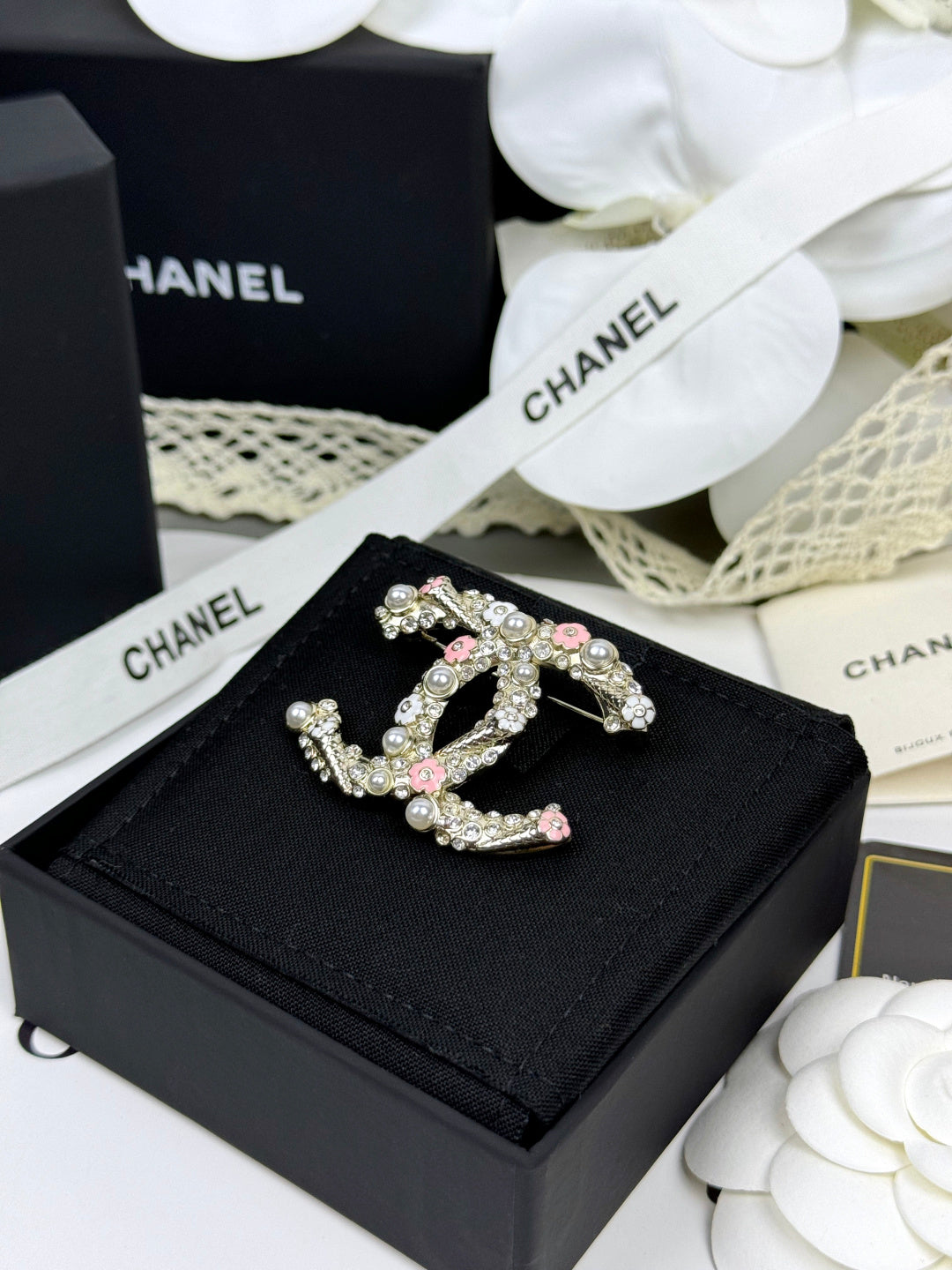 [⭐Mirelle]26C Pink-White Enamel Ice Cream Cone Double C Brooch