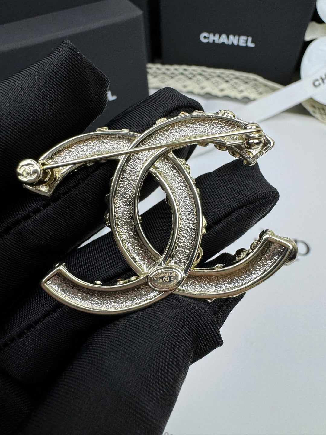[⭐Mirelle]26C Pink-White Enamel Ice Cream Cone Double C Brooch