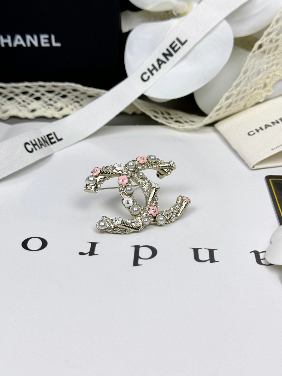 [⭐Mirelle]26C Pink-White Enamel Ice Cream Cone Double C Brooch