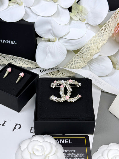 [⭐Mirelle]26C Pink-White Enamel Ice Cream Cone Double C Brooch