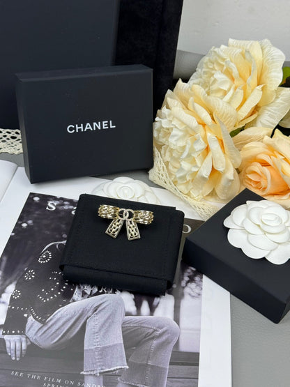 [⭐Mirelle]25K Hollow Bow Brooch
