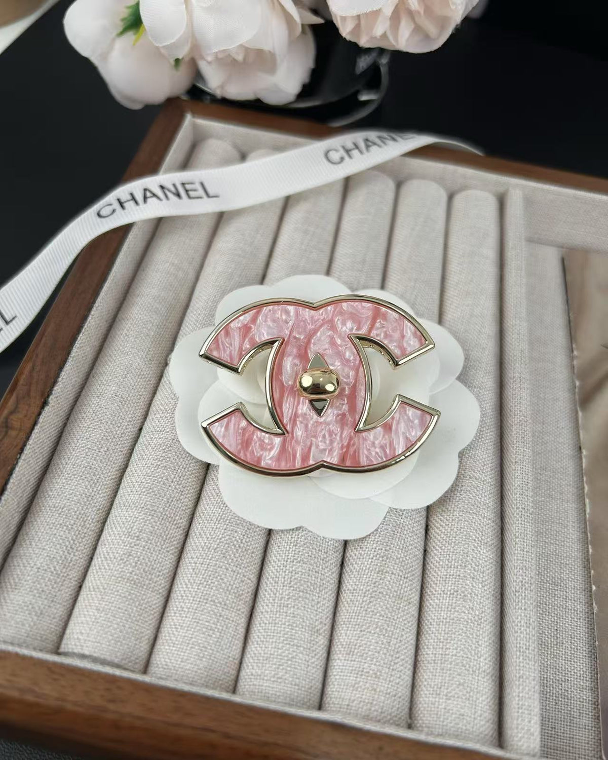 [⭐Mirelle]Pink Resin Classic Brooch 5cm
