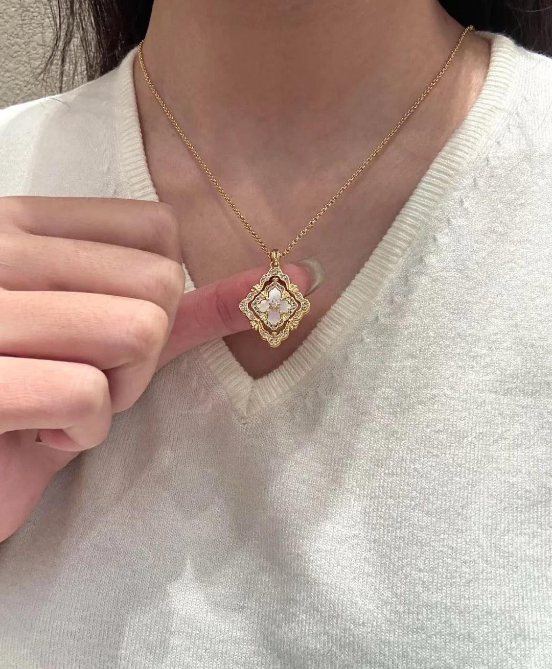[⭐Mirelle] B.C.L ENAMEL ROTATING SINGLE-DIAMOND NECKLACE（Various colors）