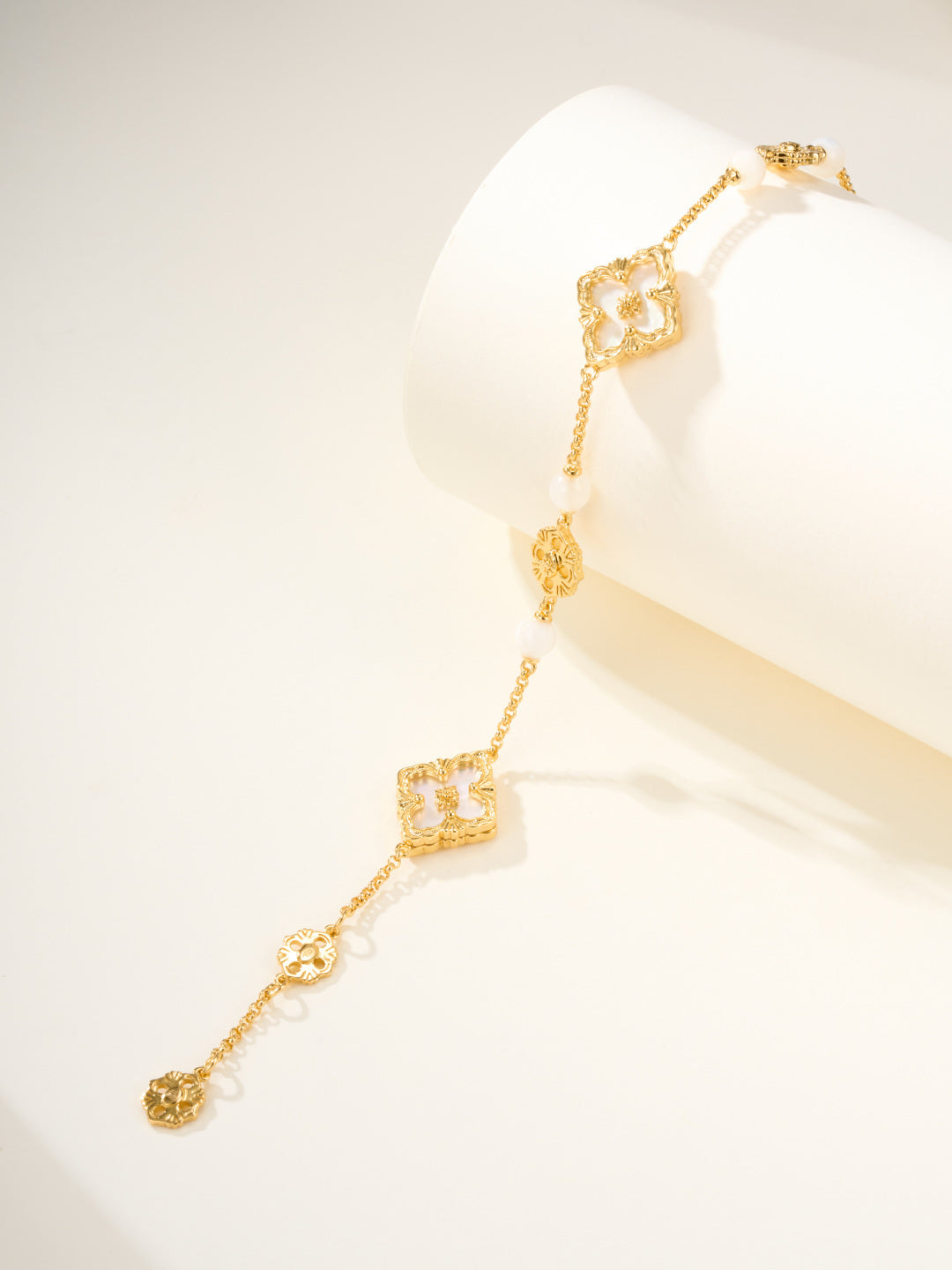 [⭐Mirelle]B.C.L ENAMELED Three-Flower Bracelet（Trumpet)