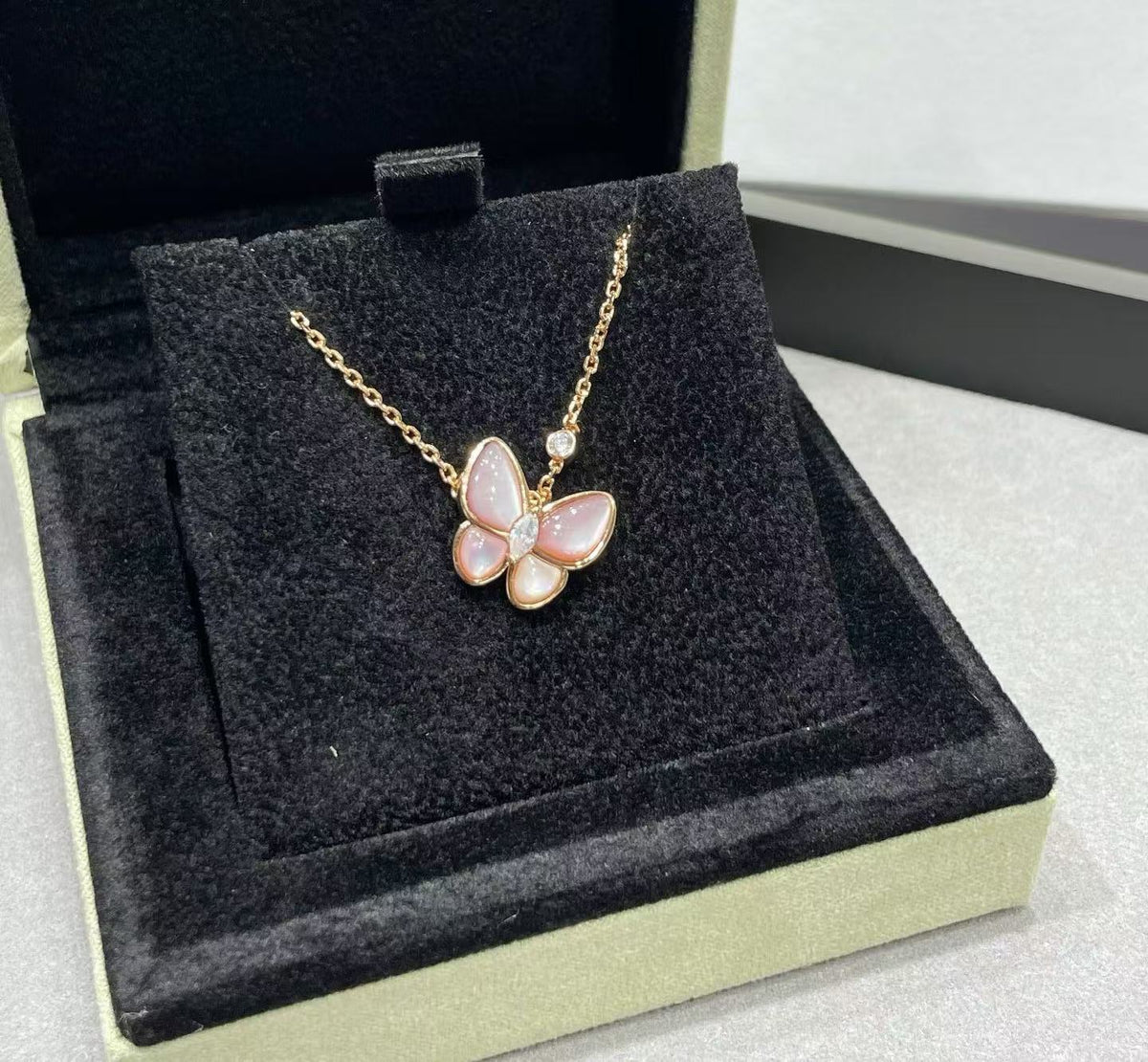 [⭐Mirelle]BUTTERFLY PINK MOTHER-OF-PEARL DIAMOND NECKLACE