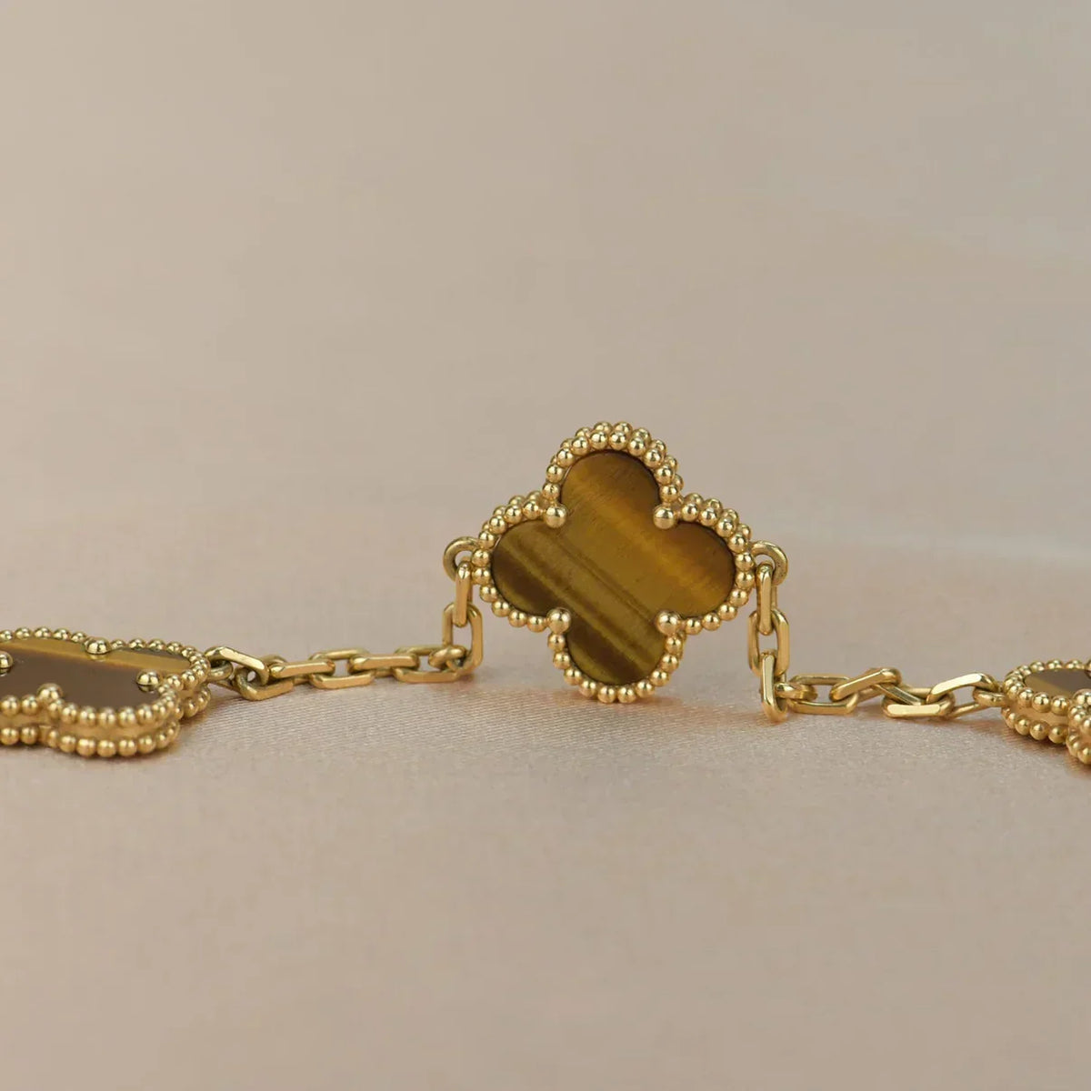 [⭐Mirelle] CLOVER 5 MOTIFS TIGER EYE BRACELET COLLECTION
