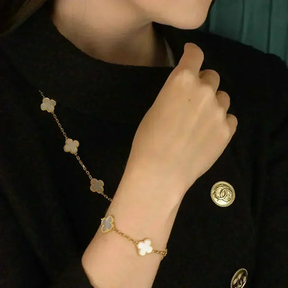 [⭐Mirelle]CLOVER WHITE PEARL MOP 5 MOTIF BRACELET COLLECTION