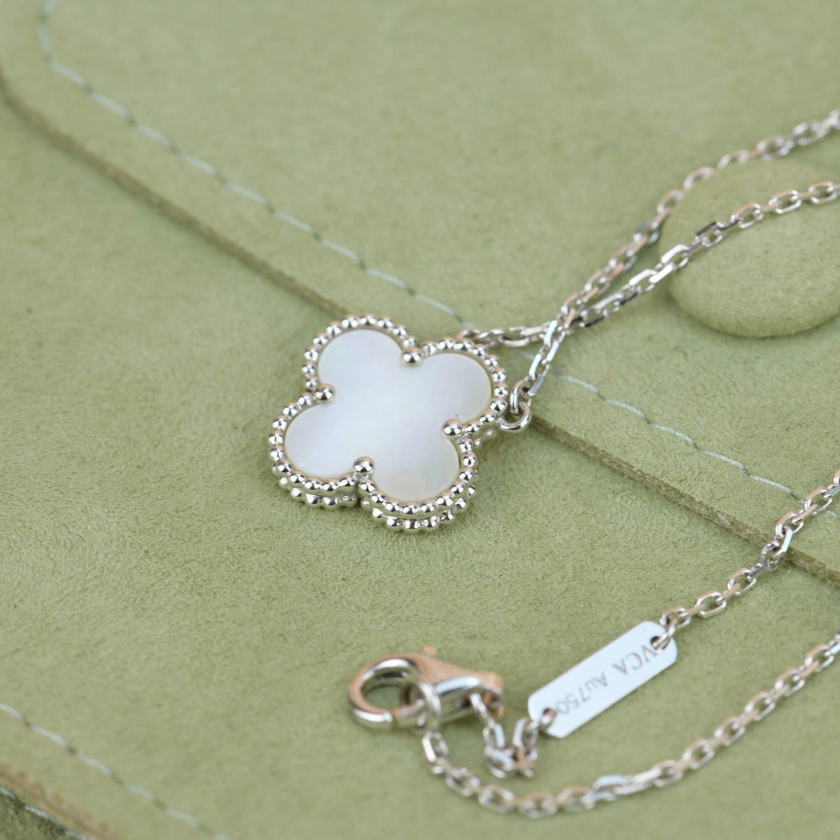 [⭐Mirelle]CLOVER  15MM WHITE MOTHER-OF-PEARL SILVER