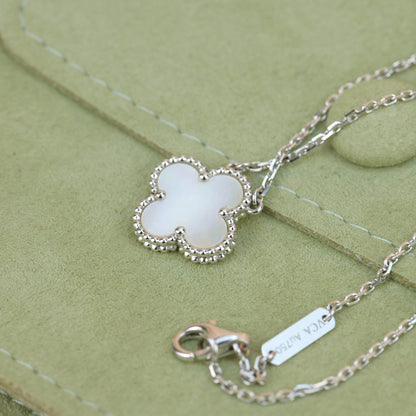[⭐Mirelle]CLOVER  15MM WHITE MOTHER-OF-PEARL SILVER