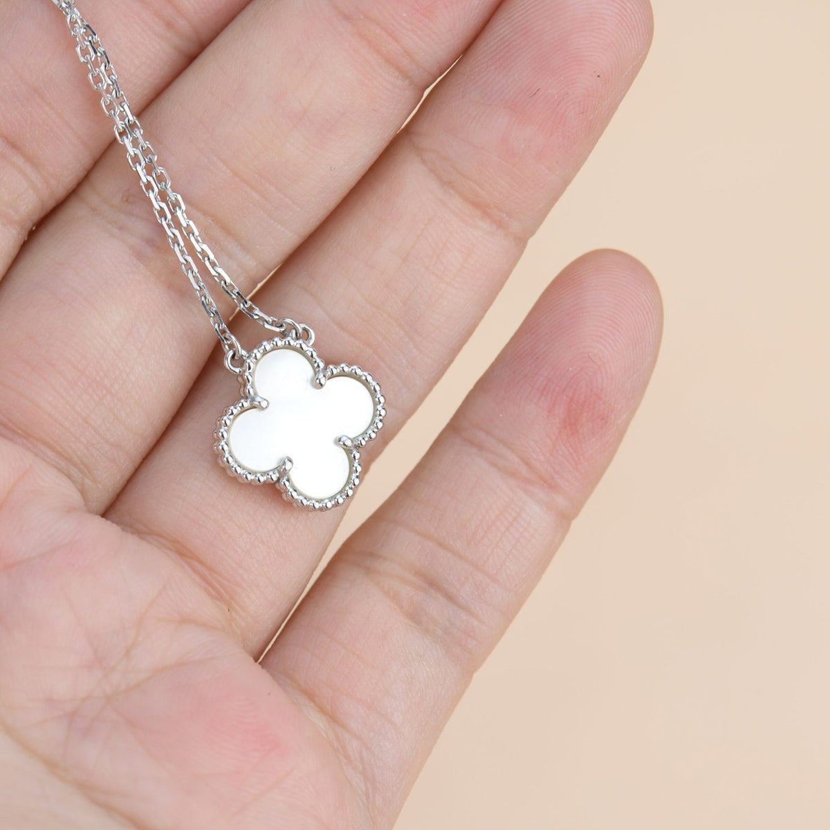 [⭐Mirelle]CLOVER  15MM WHITE MOTHER-OF-PEARL SILVER