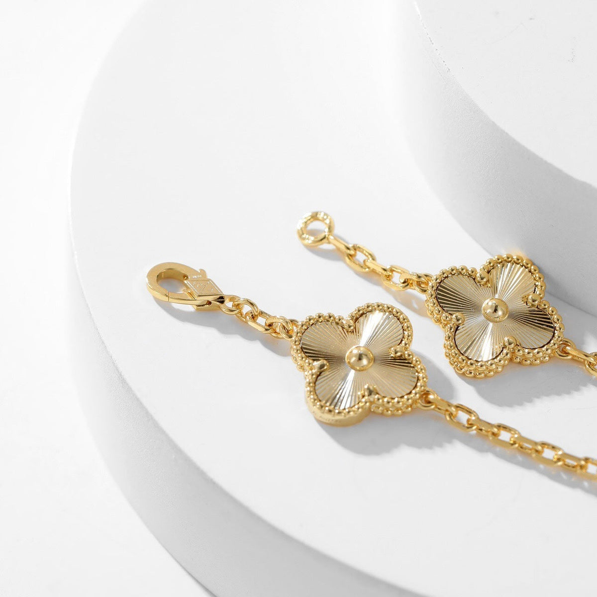 [⭐Mirelle]CLOVER 10 MOTIFS LASER NECKLACE