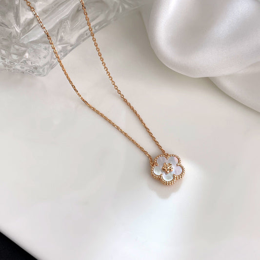 [⭐Mirelle]LUCKY  WHITE MOP  PLUM BLOSSOM NECKLACE