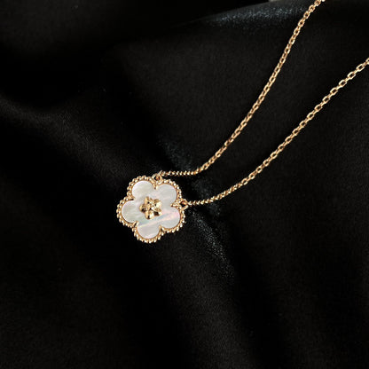 [⭐Mirelle]LUCKY  WHITE MOP  PLUM BLOSSOM NECKLACE