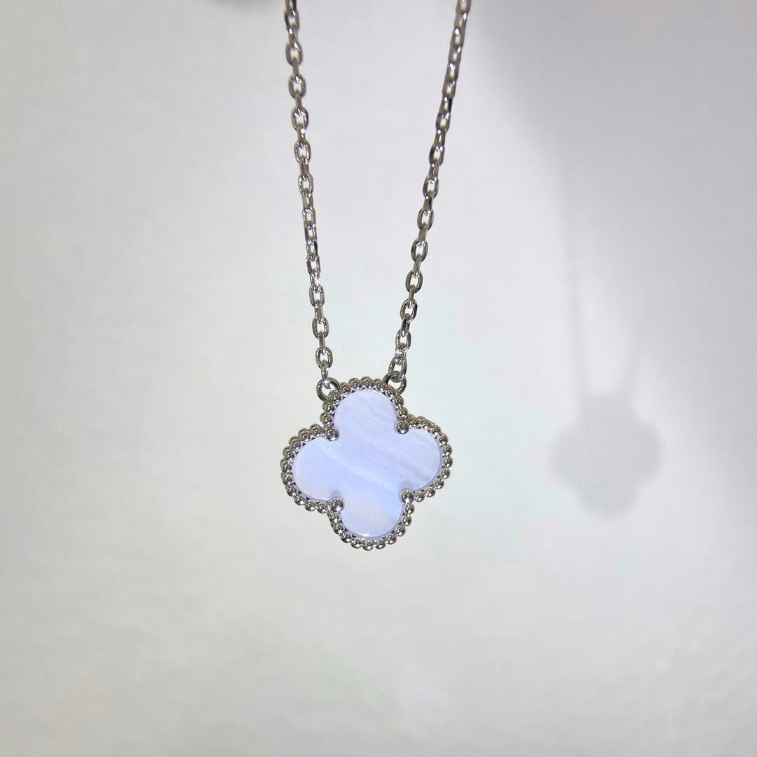 [⭐Mirelle]CLOVER 15MM BLUE CHALCEDONY NECKLACE SILVER