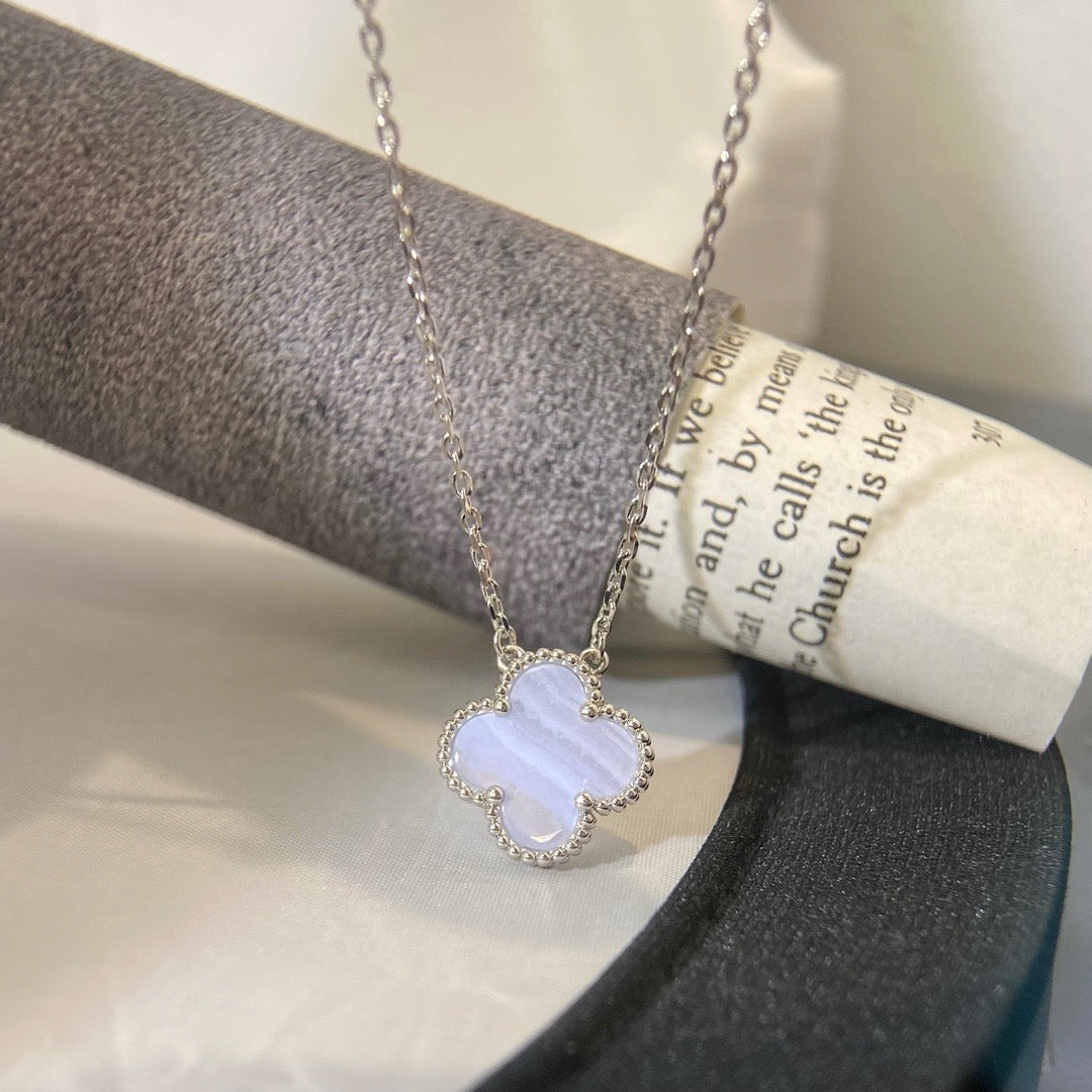 [⭐Mirelle]CLOVER 15MM BLUE CHALCEDONY NECKLACE SILVER