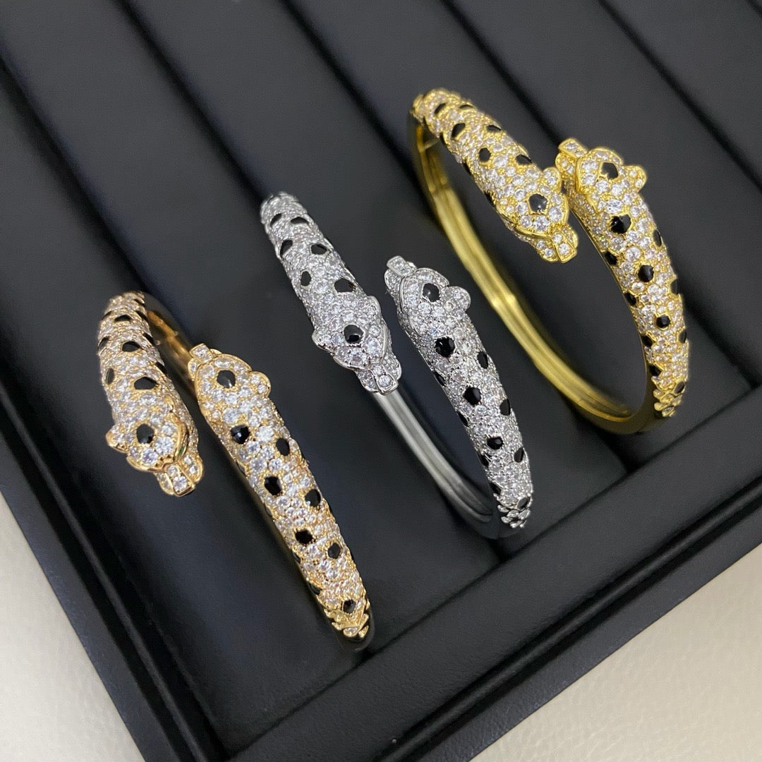 [⭐Mirelle]PANTHERE DOUBLE HEADED HALF DIAMOND OPEN BRACELET