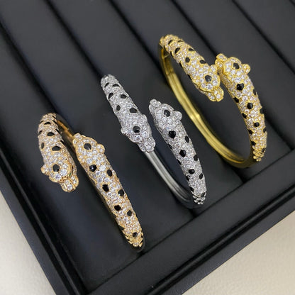 [⭐Mirelle]PANTHERE DOUBLE HEADED HALF DIAMOND OPEN BRACELET