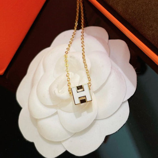 [⭐Mirelle]H WHITE SQUARE GOLD NECKLACE