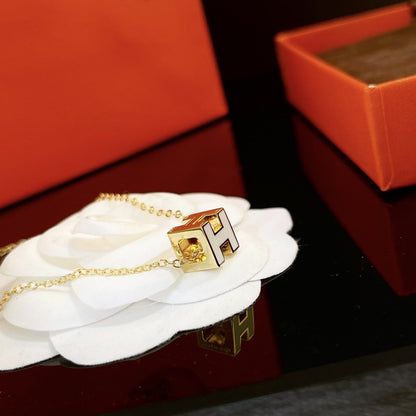 [⭐Mirelle]H WHITE SQUARE GOLD NECKLACE