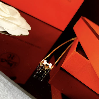 [⭐Mirelle]H WHITE SQUARE GOLD NECKLACE