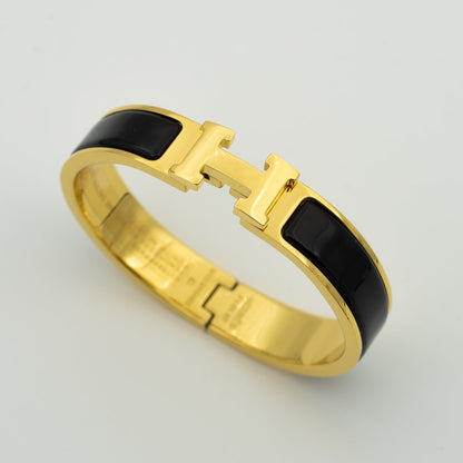 [⭐Mirelle]H BLACK BRACELET