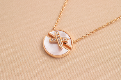 [⭐Mirelle]JEUX DE PINK GOLD DIAMOND NECKLACE