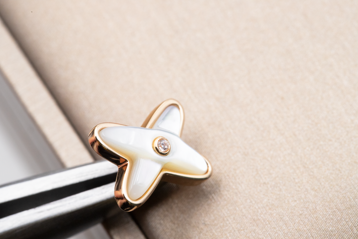[⭐Mirelle]JEUX DE WHITE MOP PINK GOLD DIAMOND EARRINGS