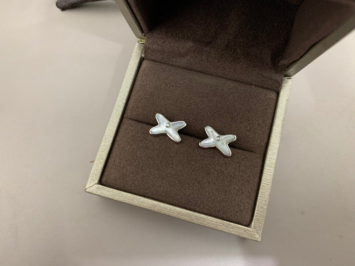 [⭐Mirelle]JEUX DE WHITE MOP SILVER DIAMOND EARRINGS