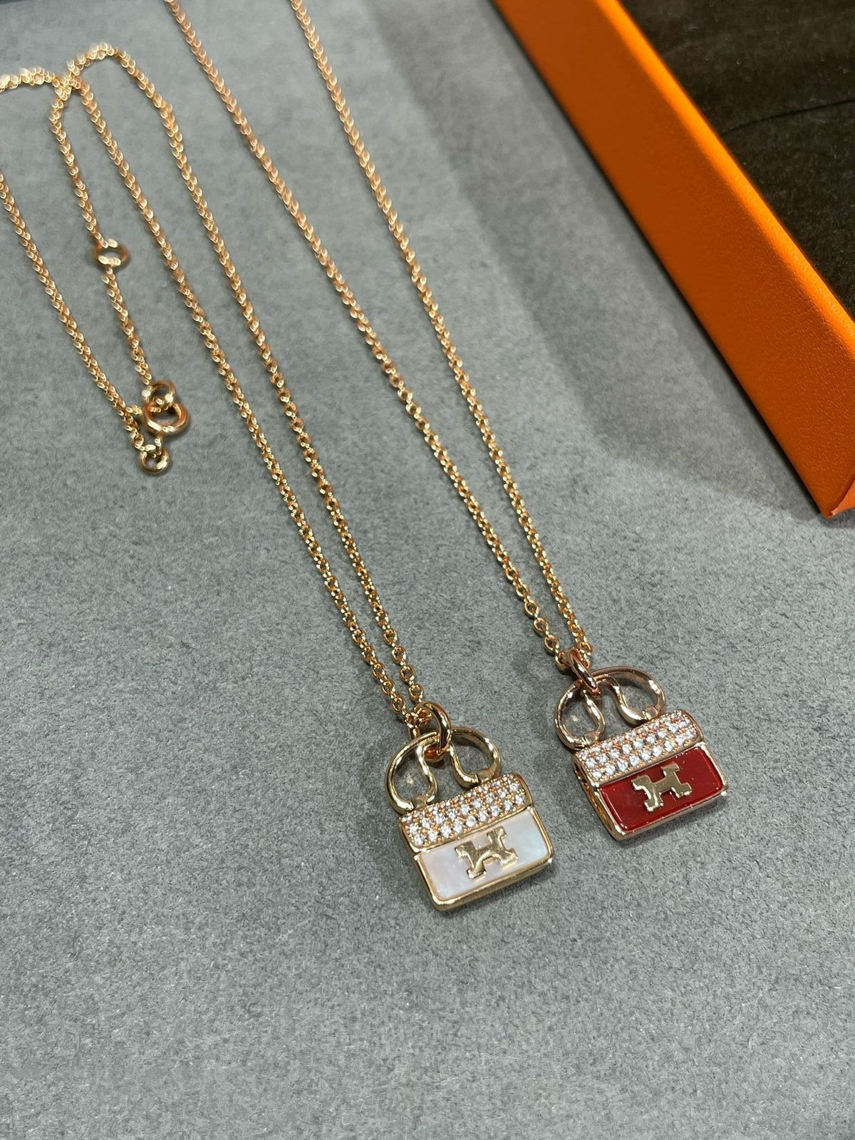 [⭐Mirelle]H CIRCE MOISSANITE PENDANT NECKLACE GOLD